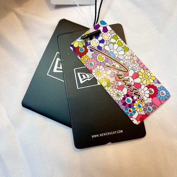 🌸 new era Takashi murakami kaikai kiki flower new era white tee t-shirt - Picture 4 of 4